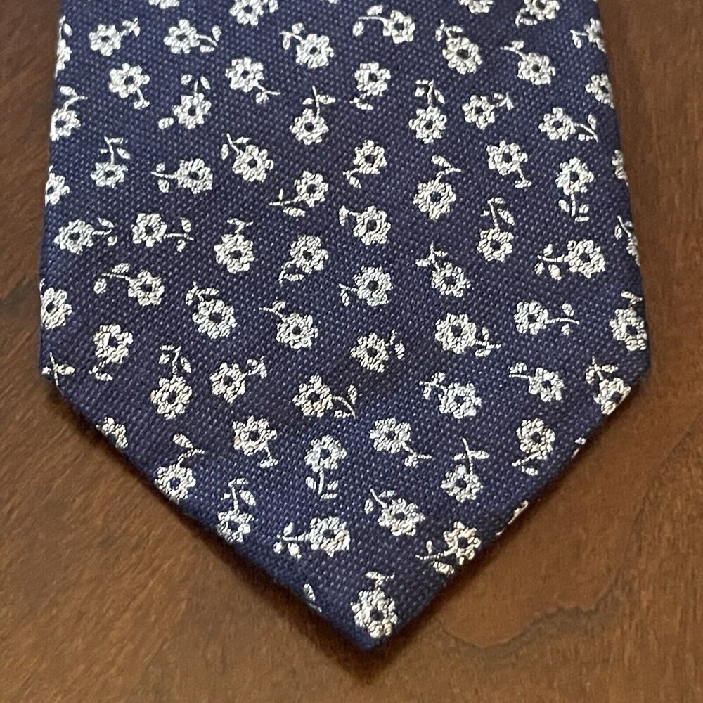 Crown & Ivy Blue 75% Silk 25% Viscose Men’s Neck Tie Made In China